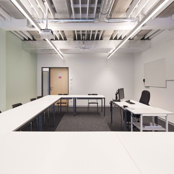 Klubschule Wetzikon: Seminarräume / Bewegungsraum / Küche / Atelier in Wetzikon